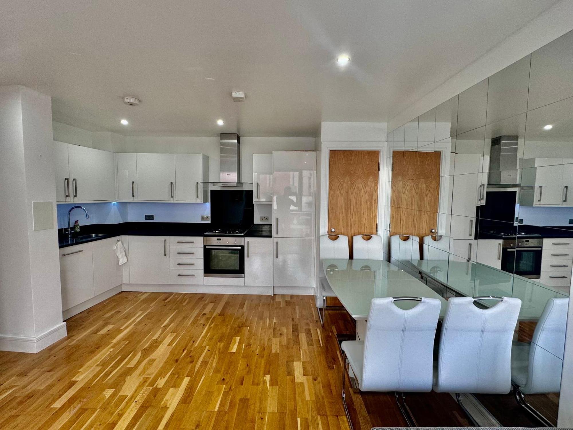 Luxury 2 Bed Entire Apartment-Near Tube & Shopping Centre Harrow Ngoại thất bức ảnh